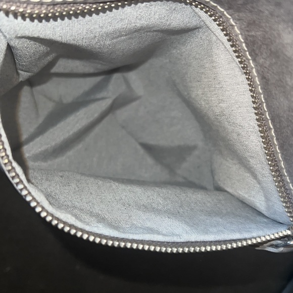 Roots Leather Charcoal Canadian Villager Tribe Crossbody Bag - Picture 11 of 16